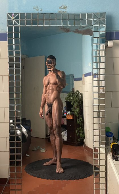 tenho me exposto pouco 😂 https://t.co/E4vPoEymBI