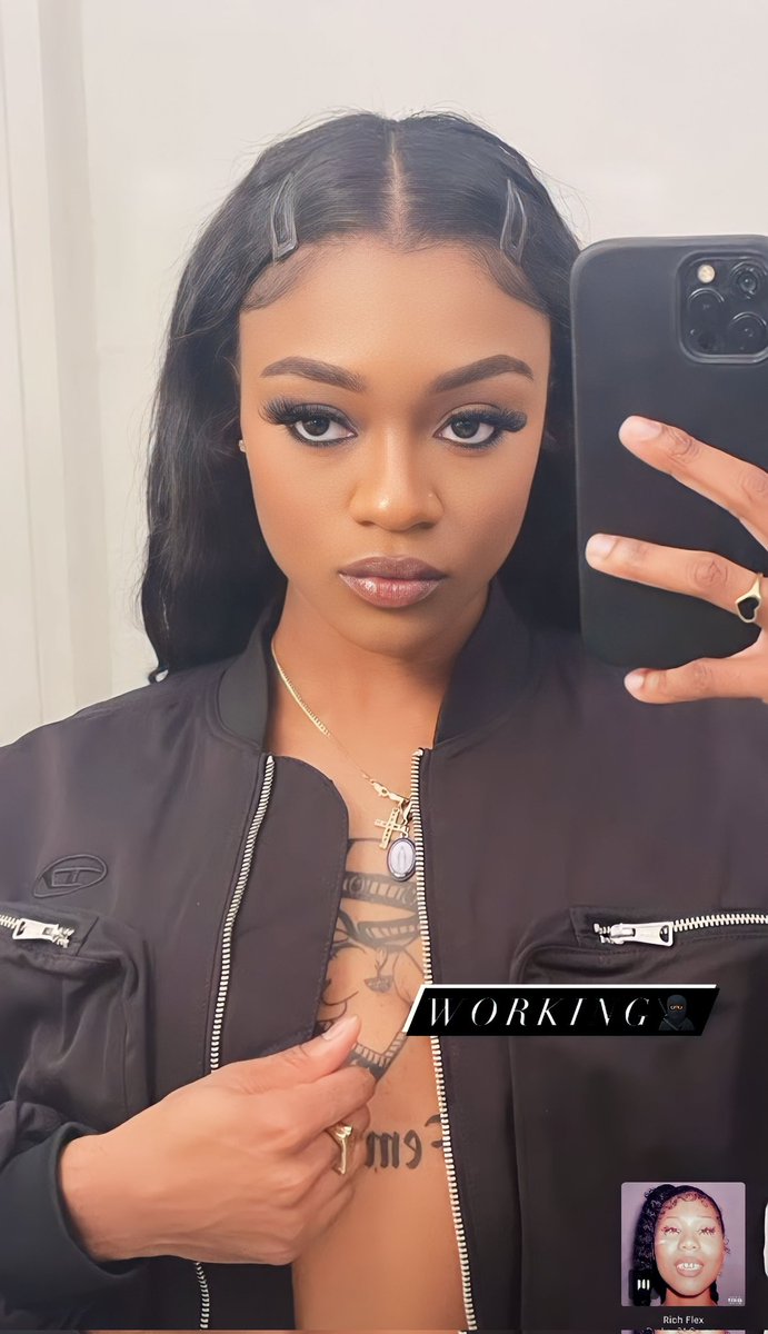 bella_xyz's tweet photo. Sometimes I think @MochaBands sees that the gays are having a crisis and thinks "okay I'll save them"! 😌🫂

We have been blessed with content in the last few days! Thanks for that! 💚🖤
#mochabands #ready4mocha #firstkill #savefirstkill https://t.co/dCAJmDtNYw