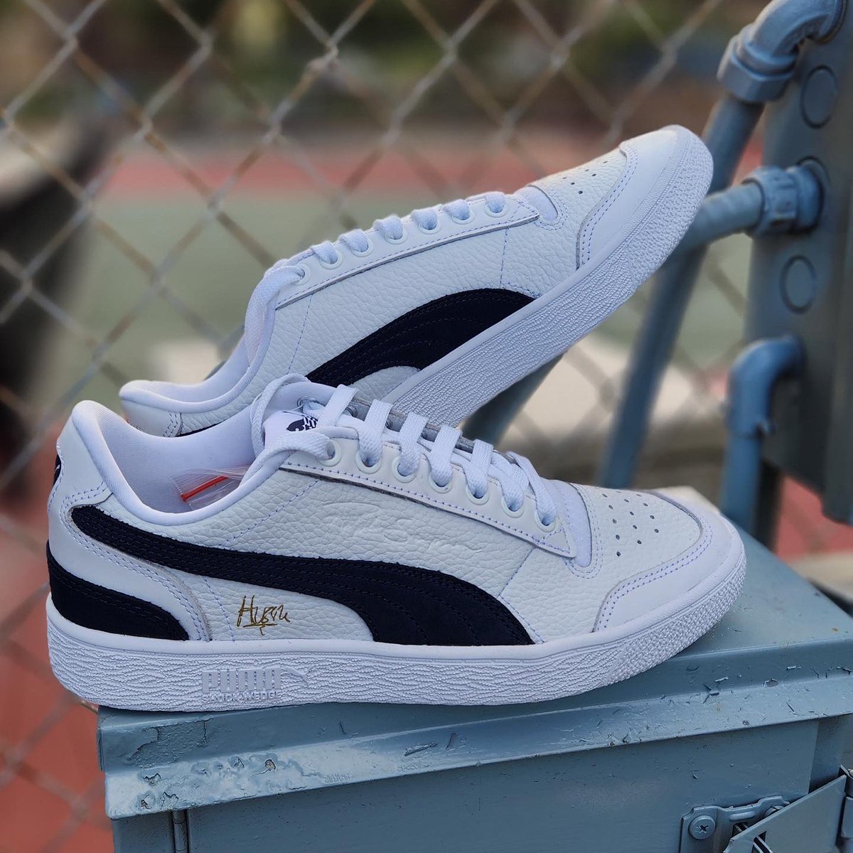 PrivateSneakers's tweet image. 🚦 @themarathonclothing x Puma Ralph Sampson “Hussle Way”🚦
.
Men Sizes 8-11, 12 $89.99
•
Available now at Long Beach, San Pedro and privatesneakers.com 
•
🚨NEW USERS SIGN UP TO OUR SMS CLUB FOR 10% OFF🚨
•
#puma #pumaralphsampson #tmc #sneakers #kicks #kotd #sneakerhead
