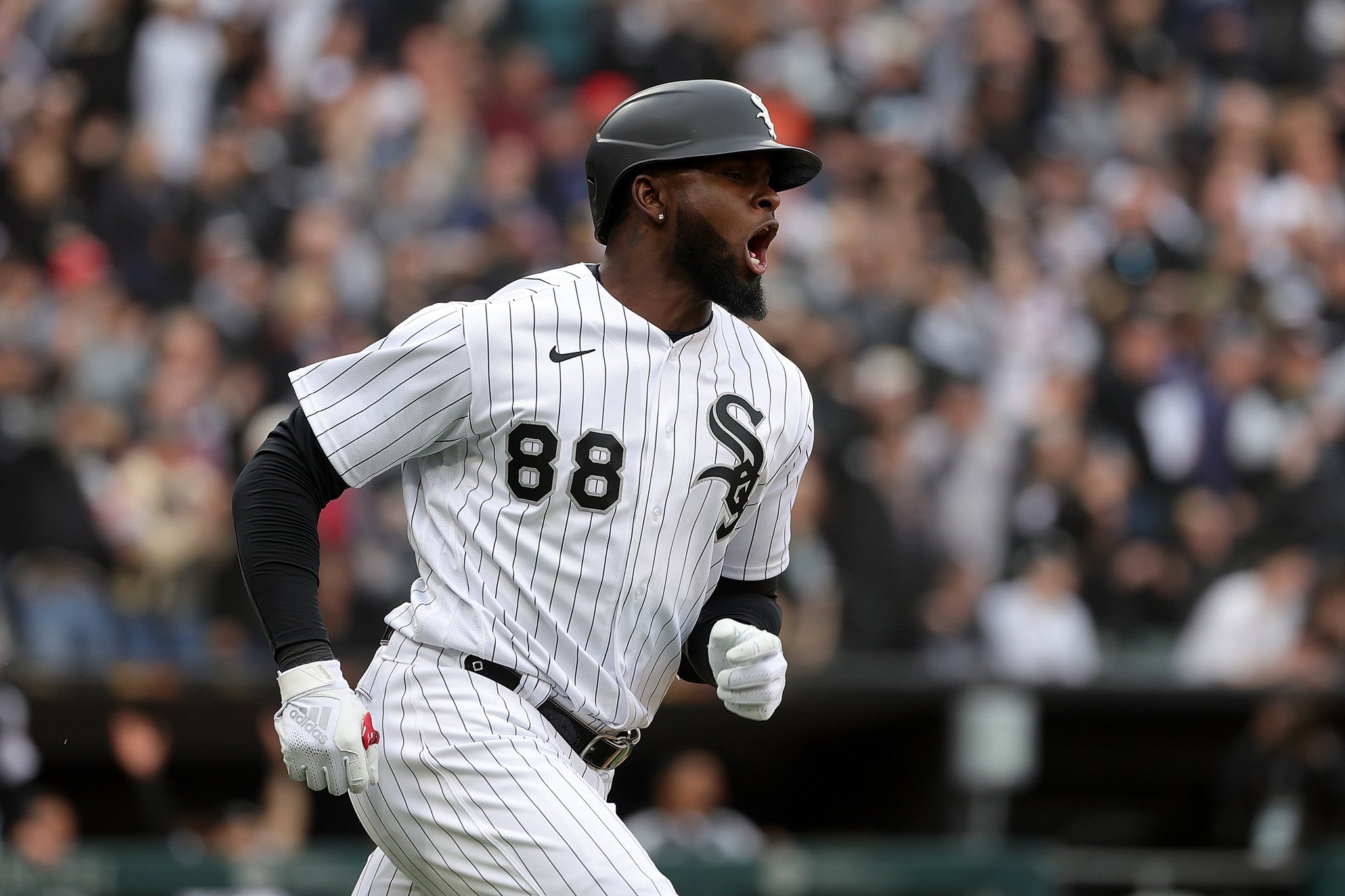 [分享] Luis Robert 獲得白襪隊批准代表古巴打WBC