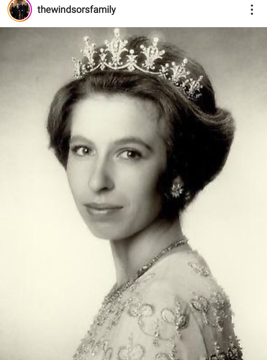 viv39047892's tweet image. One of these is a beautiful hard working member of our Royal Family. The other one uses her Royal Title to try and bring down the very family that gave her that title! ❌❌❌❌❌❌❌