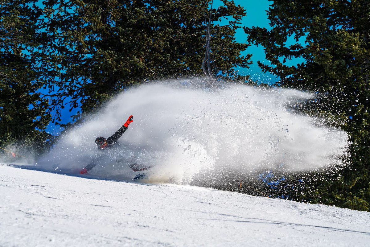 AZSnowbowl's tweet photo. Grand Canyon Express is open, conditions are great, and the stoke is real out on the slopes!🎿🏂 3/8 chairlifts are now spinning daily and it’s looking to be another great weekend on the mountain! As the weekend draws near, make sure you know your Skier Responsibility Code! ❄️ https://t.co/Bwal2PNLOl