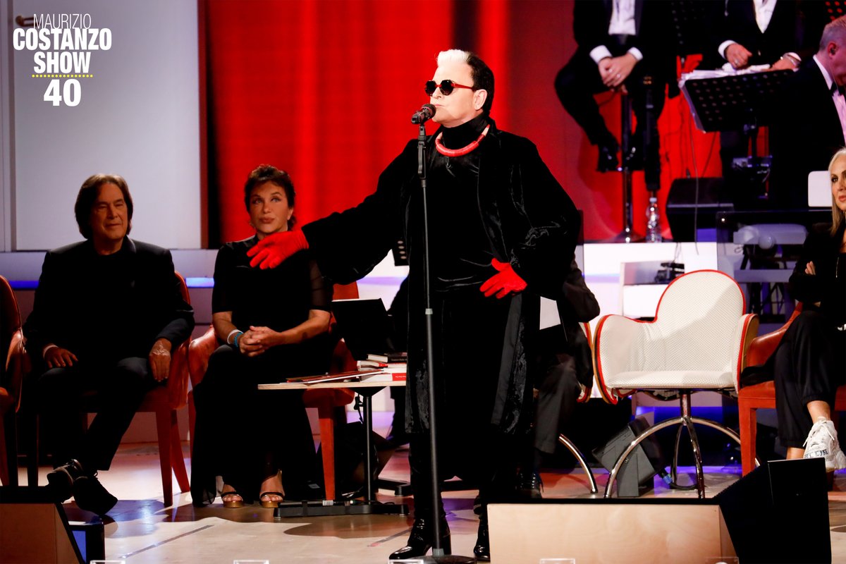 Cristiano Malgioglio canta “Malo”, brano che contiene un messaggio importantissimo: STOP alla violenza sulle donne #MaurizioCostanzoShow