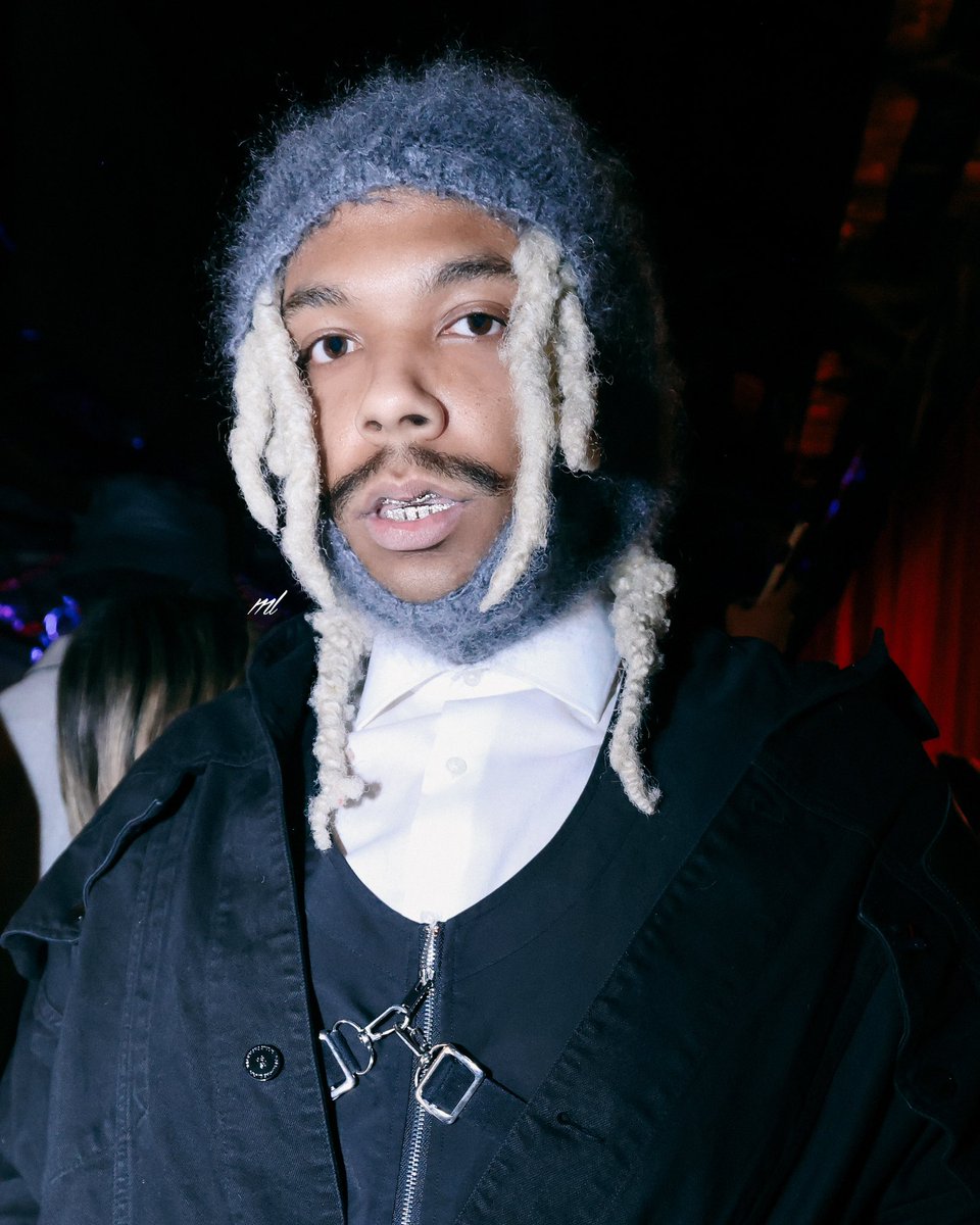 .<a href="/jeandawsn/">JEAN DAWSON</a> // Photography by Milo Lee