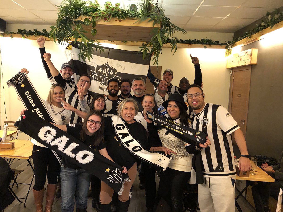 ConsuladosGalo's tweet photo. Hoje o dia é especial para o @galosalvadorBA e @Madrugalo1908 os @ConsuladosGalo do @Atletico 
Vida longa e grandes realizações 
#GaloSalvador  #MadruGalo https://t.co/0toFI2d48C