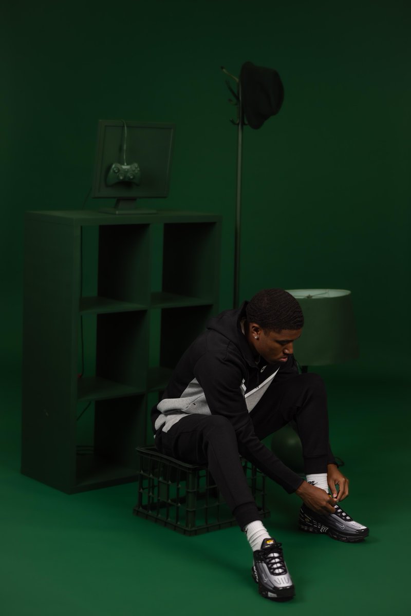 hibbettofficial's tweet image. Give the Gift of Nike Tech Fleece!! 🔥 🔥 🔥 

#Nike #TechFleece #HibbettForTheHolidays #TheGiftOfHibbett

bit.ly/3tYeEfs