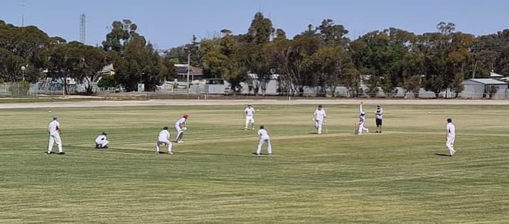 jack_flavel's tweet photo. Being captain of the local cricket team can be a tough gig sometimes, last weeks win sent us to top of the ladder, this week we had to forfeit. The difference…. Harvest has started. What’s changed over the last 30+ years for country sport to come to something like this? #Ag https://t.co/BTY4FZUv5L
