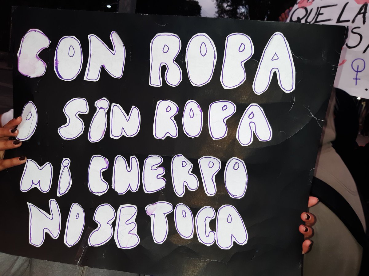 daea008's tweet photo. Cerrada Av Maestro Rural, alumnos acusan a maestros de la Preparará Moises Saenz de Acoso sexual a alumnas https://t.co/dPeDiEtacr