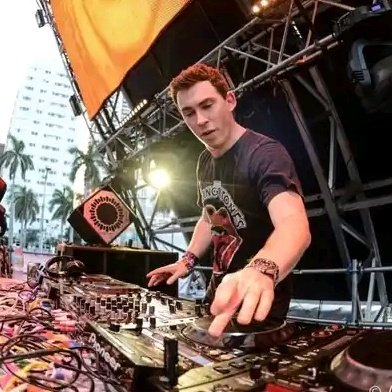 fernanda_ndxr's tweet photo. Tu DJ.// Mi DJ ✨🙂👌 https://t.co/NwHItlasMx