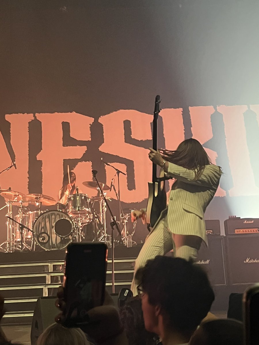selena_aff's tweet photo. @thisismaneskin montréal <33 https://t.co/R7AQ8xvFq9