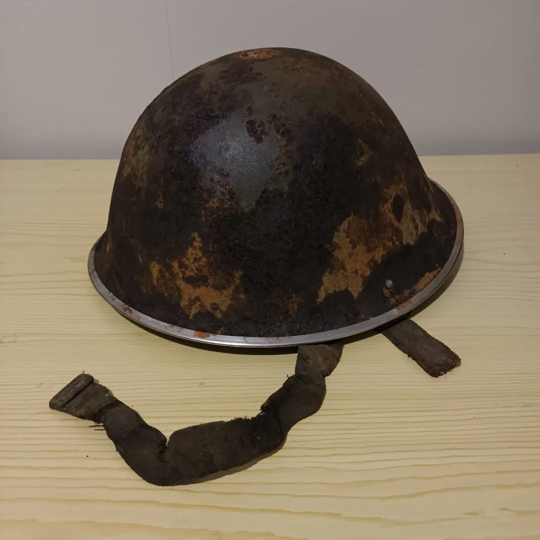 TheFrontlineCo's tweet photo. 10% off in store this weekend only! A huge selection of militaria, clothing and gifts! Great stocking fillers too. Head to https://t.co/Pw2OIdn1Yd 
#wwii #ww2 #worldwartwo #secondworldwar #wwi #militaria #militariacollector #history #historyteacher #ww2reenactment #ww2reenactor https://t.co/n4AaAXJwkz
