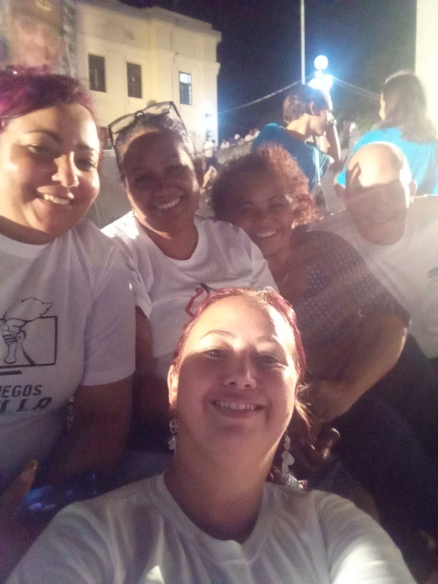 En el homenaje a nuestro eterno Comandante #FidelPorSiempre. 
<a href="/universidad_uci/">Universidad de las Ciencias Informáticas</a> 
<a href="/dcolome2010/">Dunia María</a> 
<a href="/mayleidis2/">Mayleidis</a> <a href="/AnaMarys8/">Ana Marys</a>