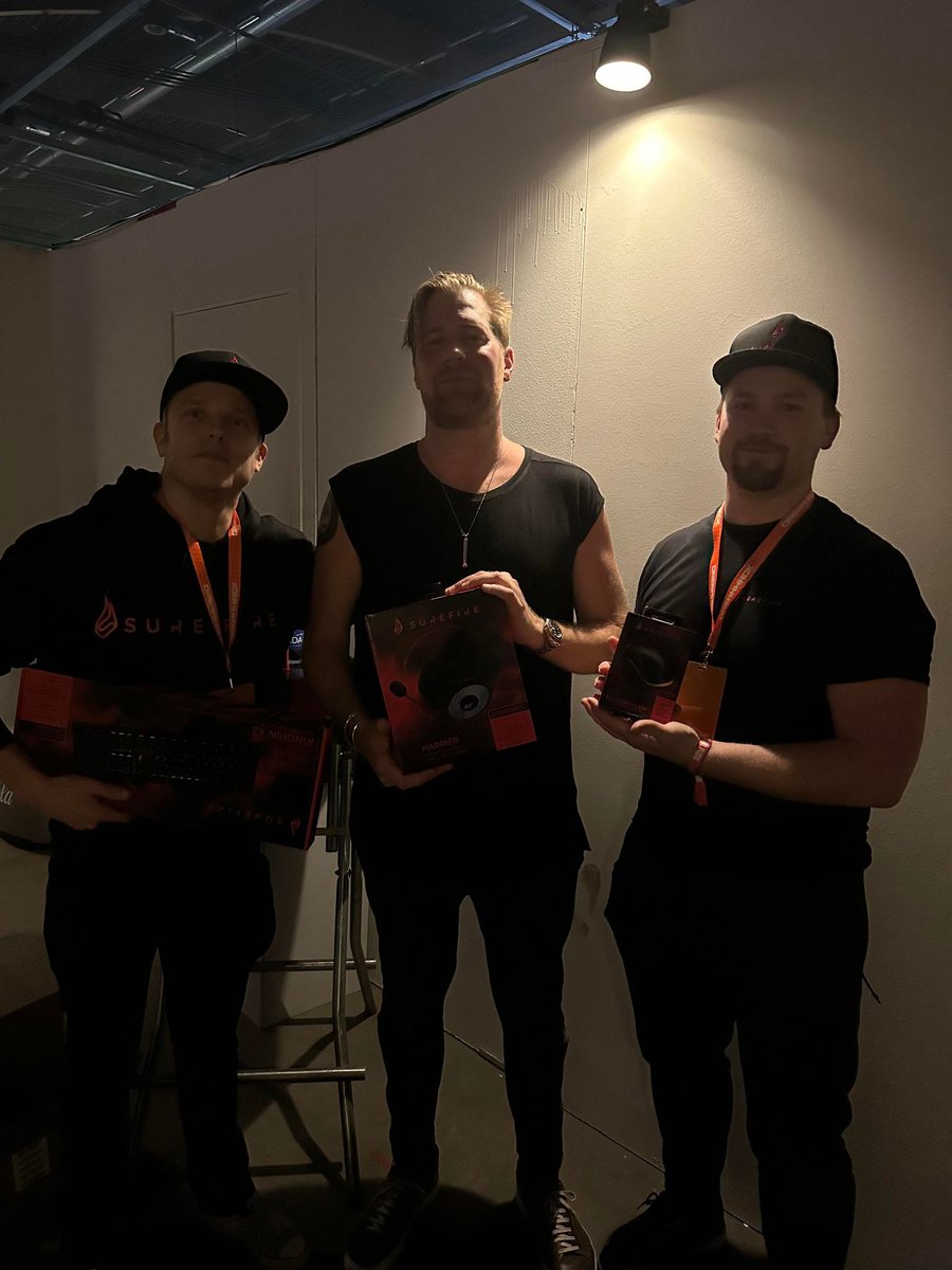 TeamProPainIRL's tweet image. SureFire, TeamProPain and Basshunter got some amazing gaming gear from Surefire  @SureFireEU  

#surefire #surefiregaming #teampropain #dhw #dh #dreamhack #dreamhackwinter #dreamhackwinter2022 #sweden #jönköping #elmiamässan
