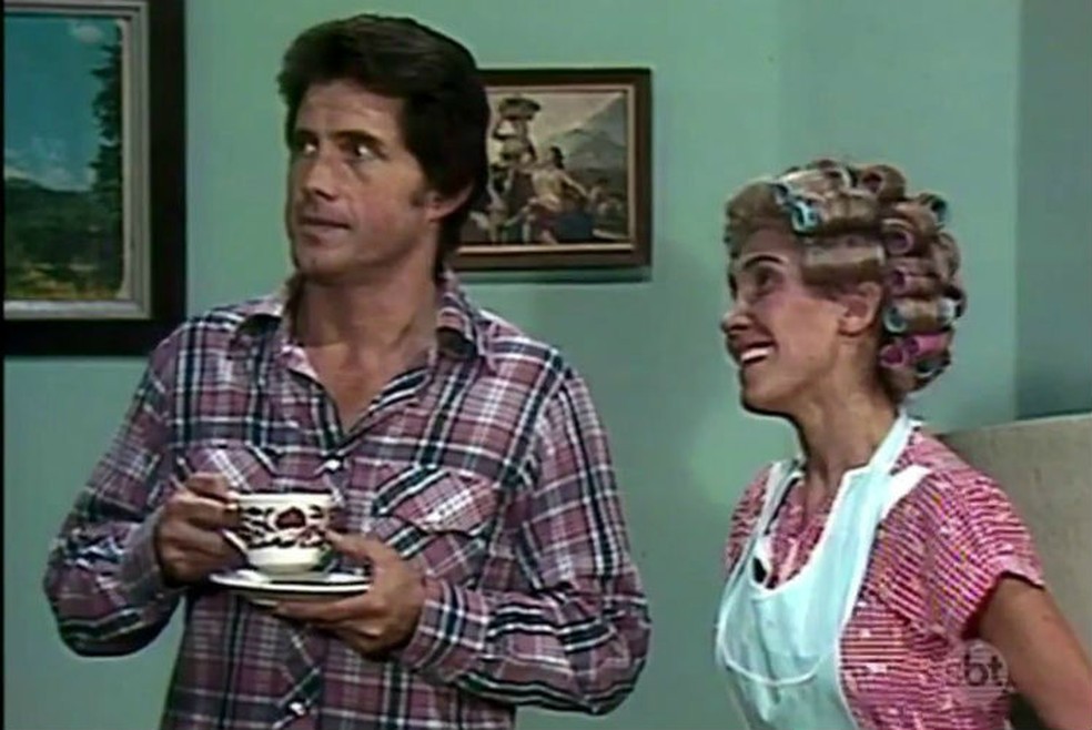 vipseriesbr's tweet photo. Héctor Bonilla, o famoso ator galã de Chaves, faleceu hoje, aos 83 anos, após lutar contra um câncer nos rins! https://t.co/JpihUKp1Gq