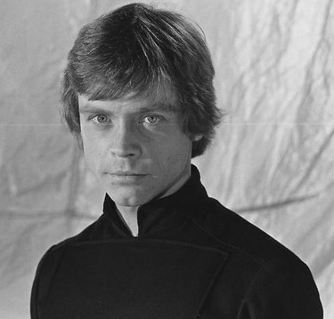 MentorSkywalker's tweet photo. Please never feel the need to strike down in order for you to feel tall. The galaxy needs heroes and you donโt have to blow up a Death Star to become one. Just be kind, treat people with dignity and respect. #LukeSkywalker #UponReflection #NoBullying https://t.co/jVSlqIIo1j