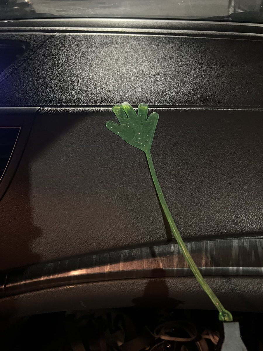 im getting that damn paramore setlist…