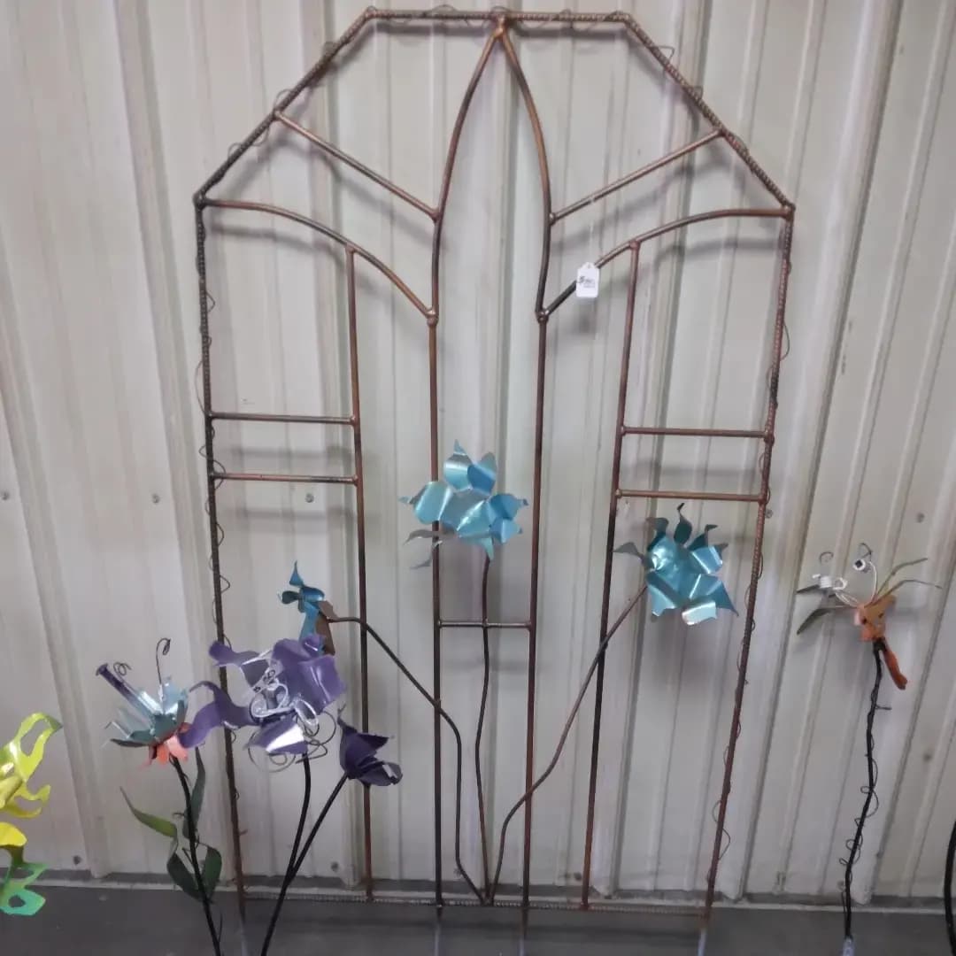 Saturday 9-11:30, Christmas Open 🎄 house. Come out and get 20% off metal decor. 11048 east hwy 41. Adams ne
#ludwigcustommetals #gardenvisiondesign #metalsculpture