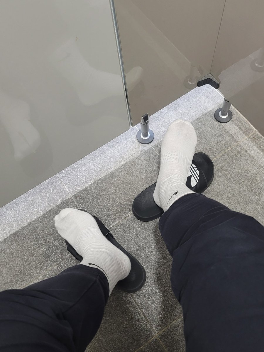 Hmm_s_socks's tweet photo. 팔았던 양말들중 몇개 올려봄

#ㄱㅇ #게이 #양말 #남자양말 #남자발 #발냄새 #킁킁이 #袜子 #白袜 #臭袜 #신던양말 #양말판매 #입던팬티 #팬티판매 #정액 #골든 https://t.co/czA0daEJcx