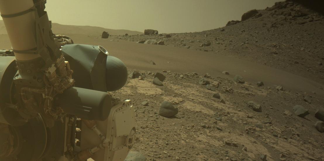 MarsMissionImgs's tweet photo. #PerseveranceRover image taken on #Sol626 at 1:49:12.962 PM with #FrontHazcam #Mars #NASA #Space https://t.co/5q5uQPpkIW