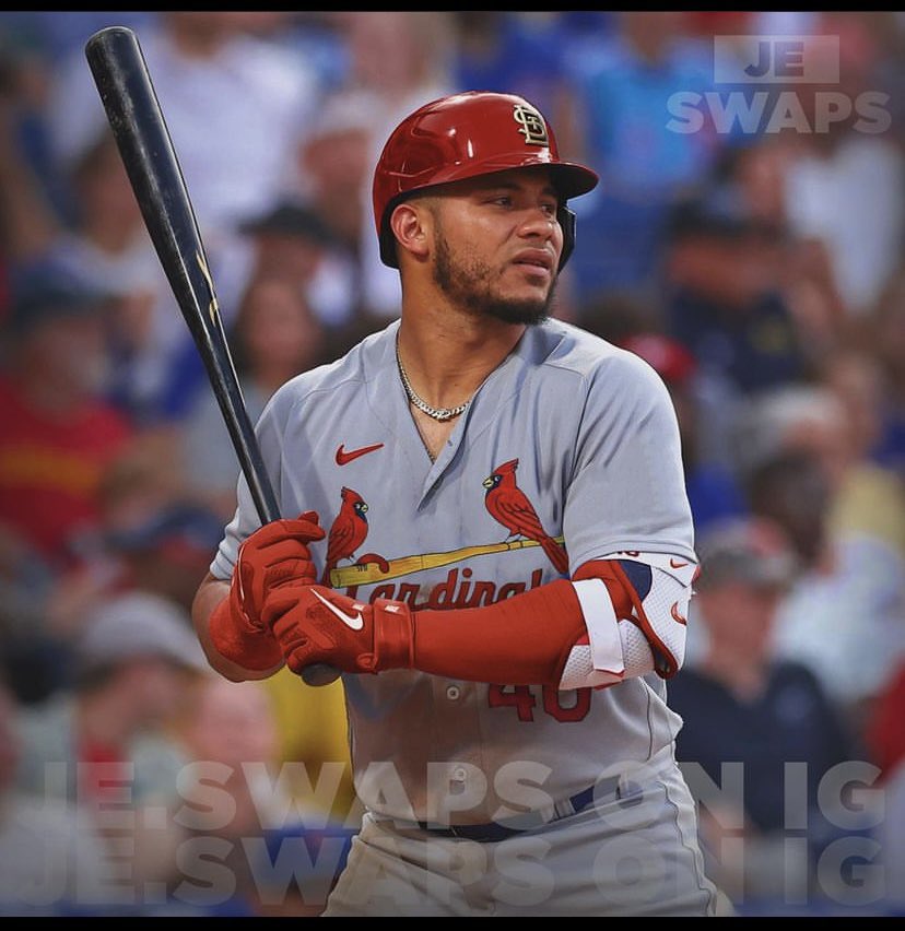 Cards Convo ™ on X: How does Willson Contreras look in Cardinal red?  #STLCards  / X