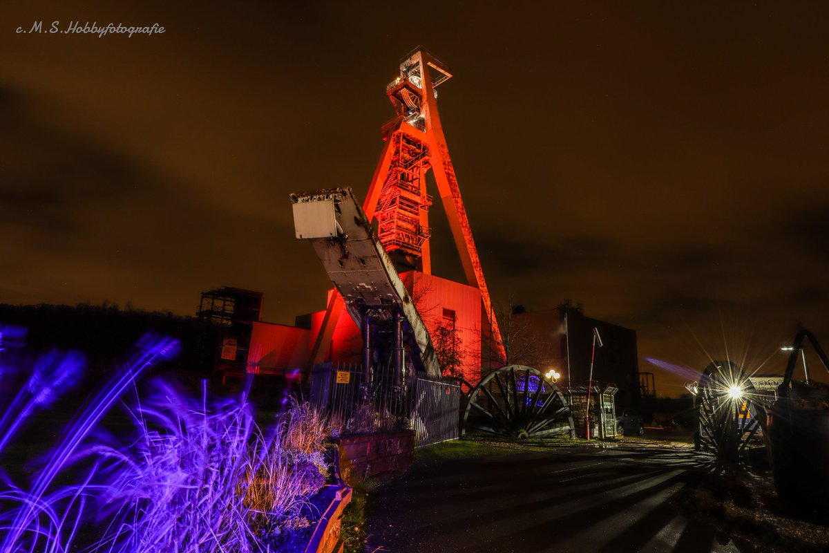 Orange Day - Gegen Gewalt an Frauen. Der Förderturm der Zeche Hugo in Orange beleuchtet.
Allen ein schönes Wochenende.⚒️Glück Auf⚒️

#mshobbyfotografie #revierblicke #zechehugoschacht2 #zechehugo #ruhrgebietsemotionen #orangeday #orangetheworld #gewaltgegenfrauen #orangedays