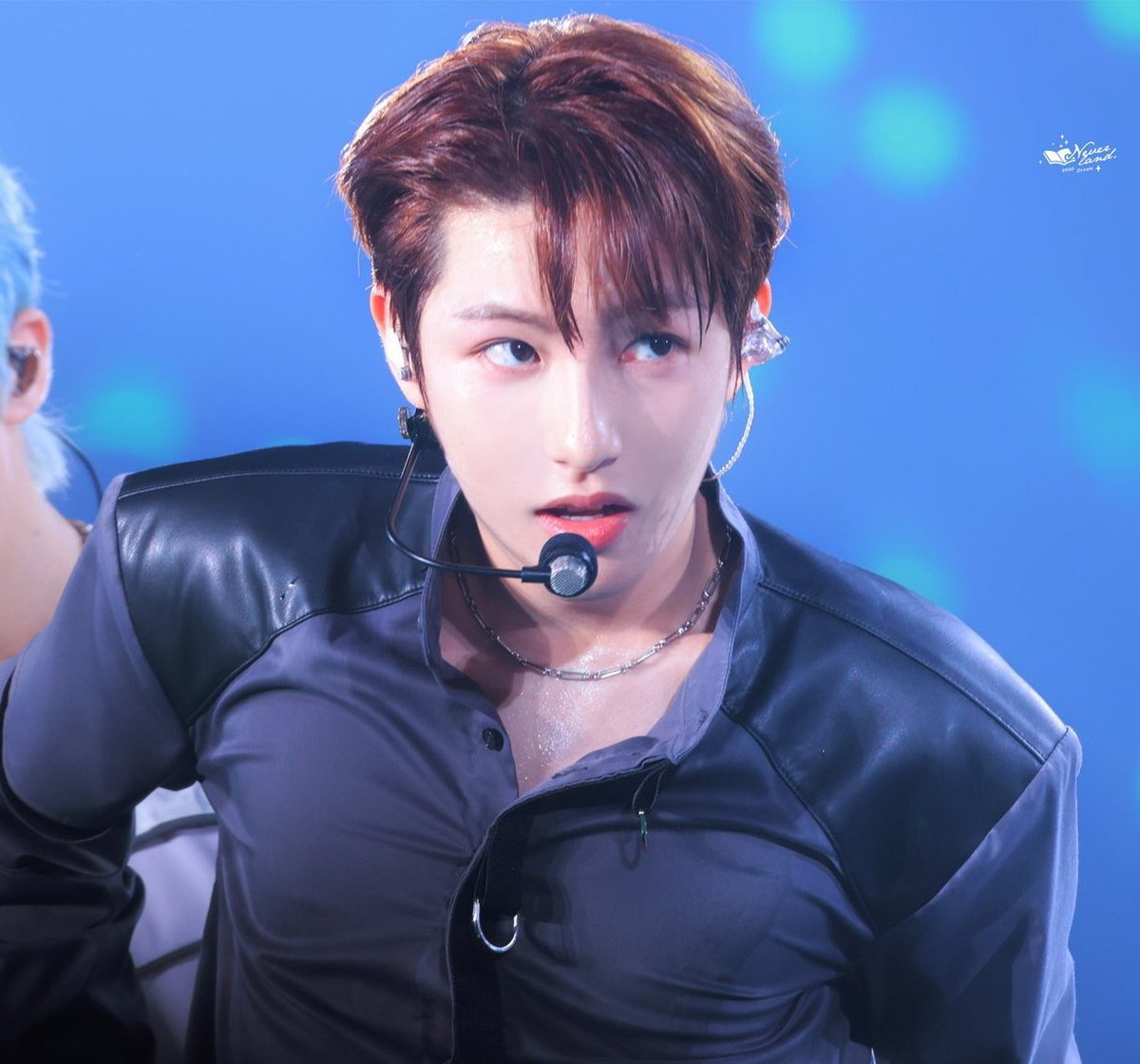 starfess's tweet photo. -idol sekuat-kuatnya anak perempuan pertama menghadapi masalah, tetep butuh DADA renjun buat bersandar, betul apa betul yorobun 🥹🥹 https://t.co/T6vHhqsBJG