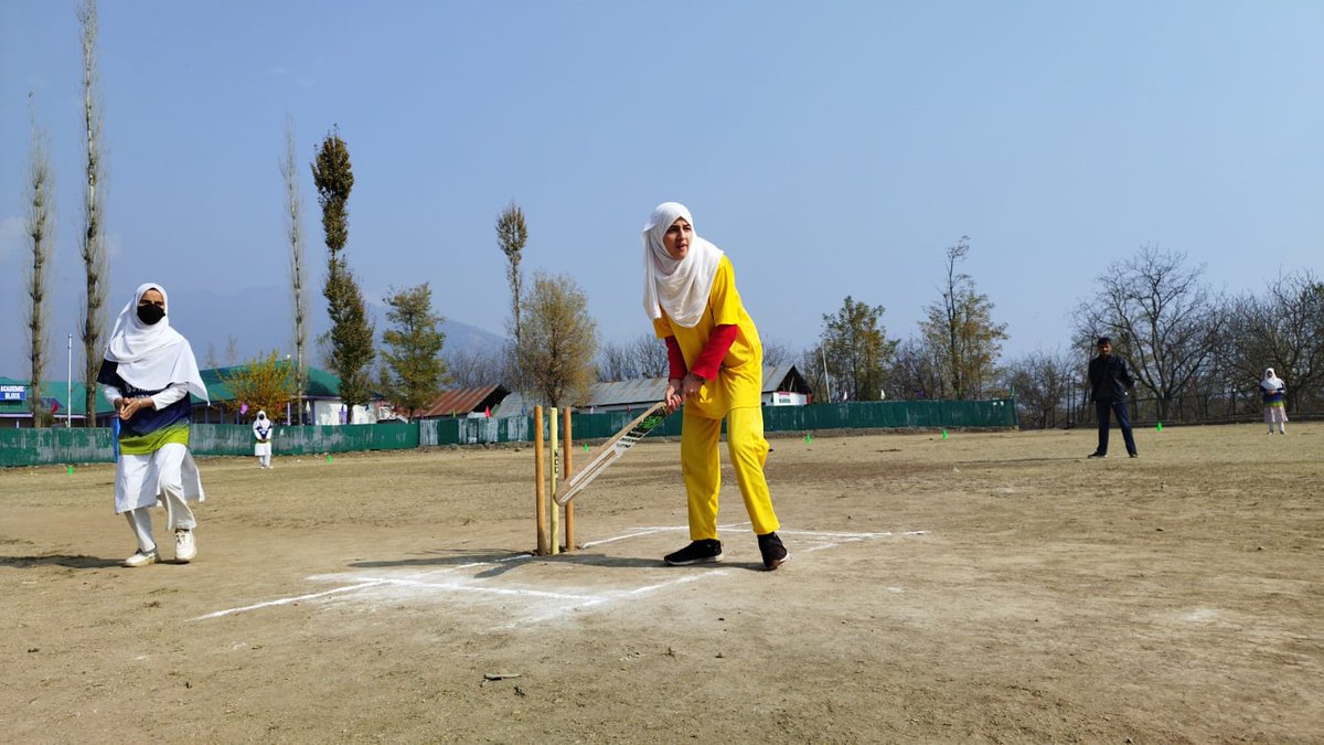 Farooz4999's tweet photo. #AchieversofKupwara
#SuccessFullMen
#SuccessFullWomen
#CLX #25NOV22KT https://t.co/tYTdjt4RXm