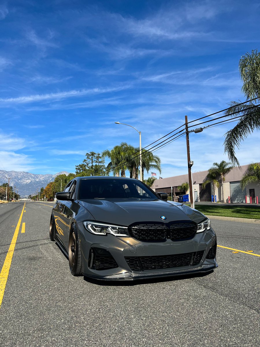Freshhkiicks's tweet photo. Paint &amp; wheel color too cold 💦 https://t.co/fdP9pFd2Bo