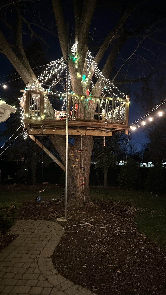 LightOfHope247's tweet photo. Lighting up my sons tree inside a treehouse! Come by anytime to ride the #120ft #zipline #art #treehouse #fatherson #christmas #firepole #middlehatch #secretdoor https://t.co/Bp166zB8Ow
