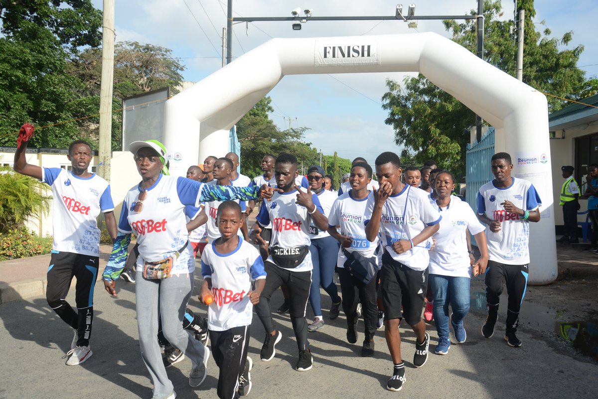 muhimbiliuniver's tweet photo. #MUHASReunionFunRun #MUHASAlumni friends and family fun run https://t.co/b6CbX0XyjZ