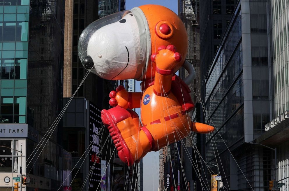 The 96th annual Macy's Thanksgiving Day Parade in New York returned with its spectacular mix of giant character helium balloons. Last year's parade was the first pre-pandemic form after 2020's event was made for TV only. #nyuintmkt https://t.co/WSPCLA4Xul