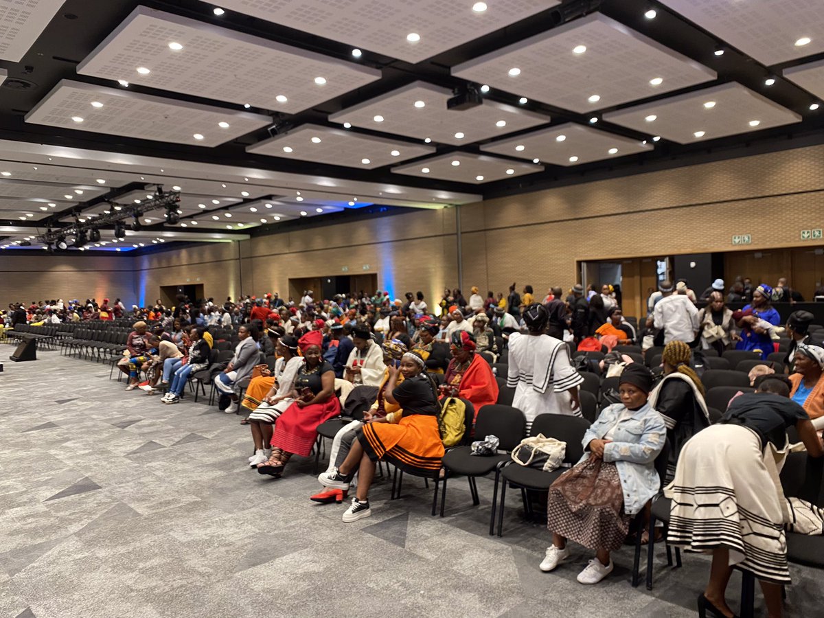 DrSBRadebeFoun1's tweet photo. After the blast we had yesterday, no one wanted to be late today!! The mother city showed up! 🤌🔥
#8thAnnualLecture 
#PowerOfUnityAsAfricans 
#DrSBRadebeFoundation https://t.co/UksIGGtHRc