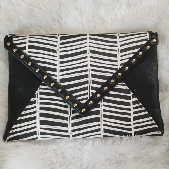 JFabulousPlus's tweet photo. So good I had to share! Check out all the items I'm loving on @Poshmarkapp from @KathyJ95137219 #poshmark #fashion #style #shopmycloset #rareform #torrid #diaco: https://t.co/bQwJv6eqCS https://t.co/FsGyzCAsj0