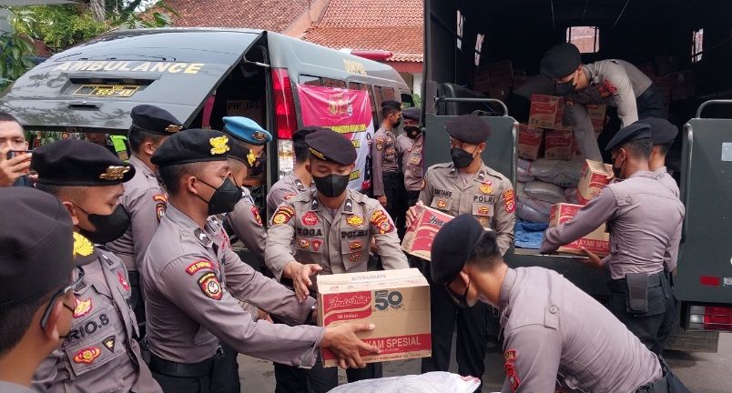 Matt_rl439's tweet photo. Polri Peduli Bencana Alam Cianjur
#polripresisi https://t.co/jTQsUzROkk