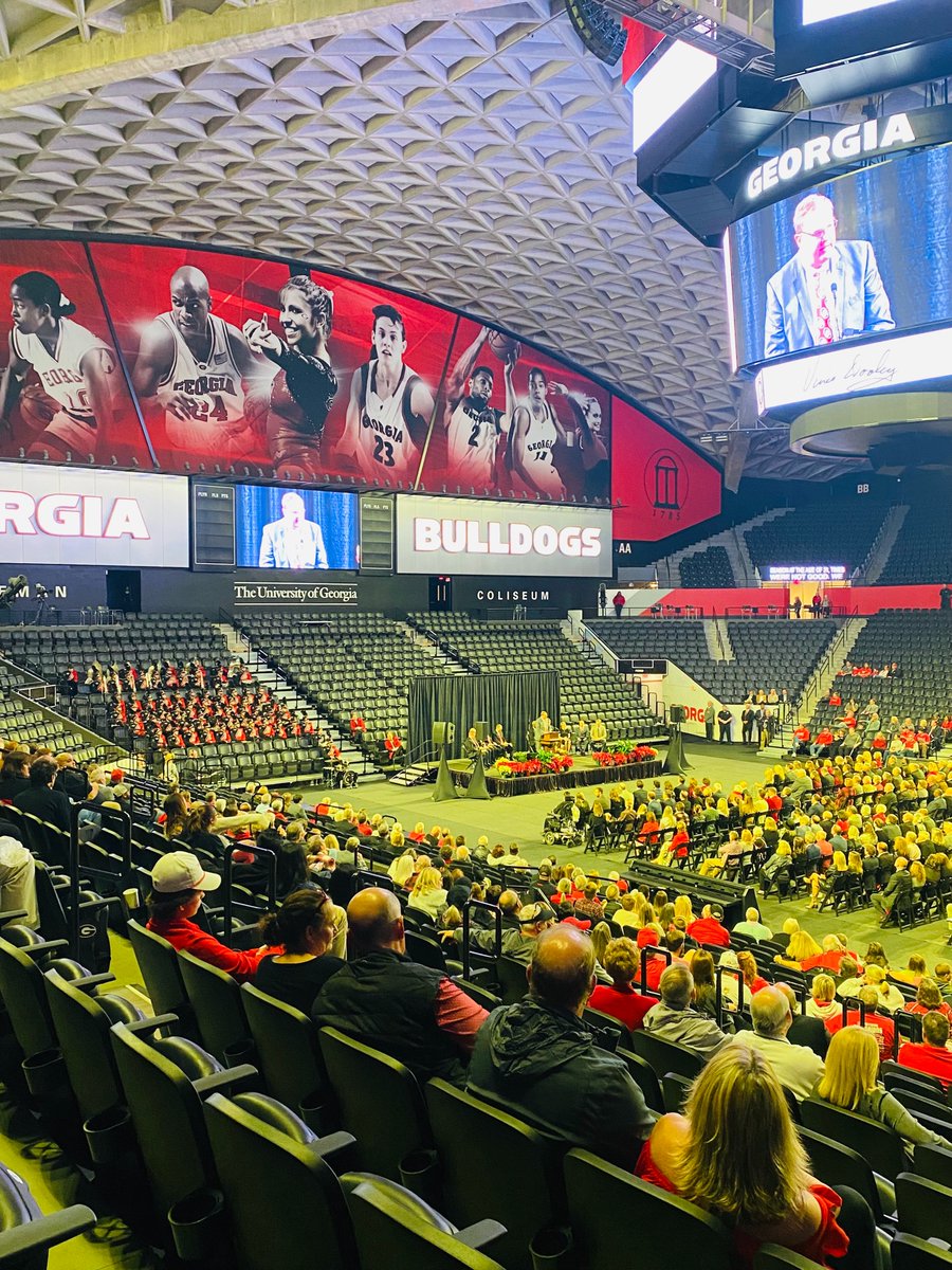 SueEarp's tweet photo. Celebrating a legend….. thank you Coach Vince Dooley! Incredible tributes from: Kirby Smart, Governor Kemp, Billy Payne, Wille McClendon, President Morehead, Josh Brooks, Frank Ros, Jeff Dantzler. Rest In Peace VD. #MakerOfMen #dawgforlife 🥲 https://t.co/Xb1lUH0zQ4