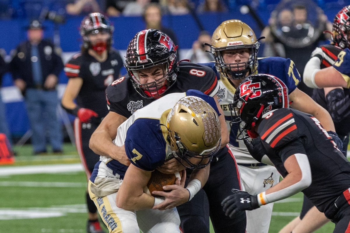 IHSAA1's tweet image. East Central rolls by New Prairie for third state championship!
🏆🥇🏈🔥🦃
Game Recap: ihsaa.org/media/news/eas…