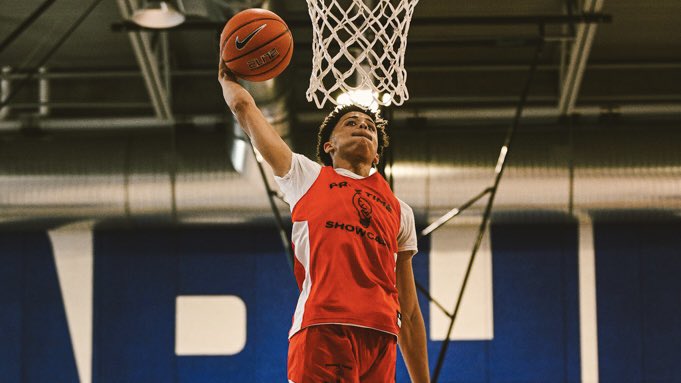 _proinsight's tweet photo. 2023 @SouthKentHoops/@rotaryhoops combo guard Isaiah Watts, a #PT40🌹, #PortlandGenerals and @frmlazro alum, has committed to @SetonHallMBB
He breaks down his story, game and decision, here: https://t.co/whFzfSCwjI
#HallIn 🏴☠️ https://t.co/XTW4uXVEF3
