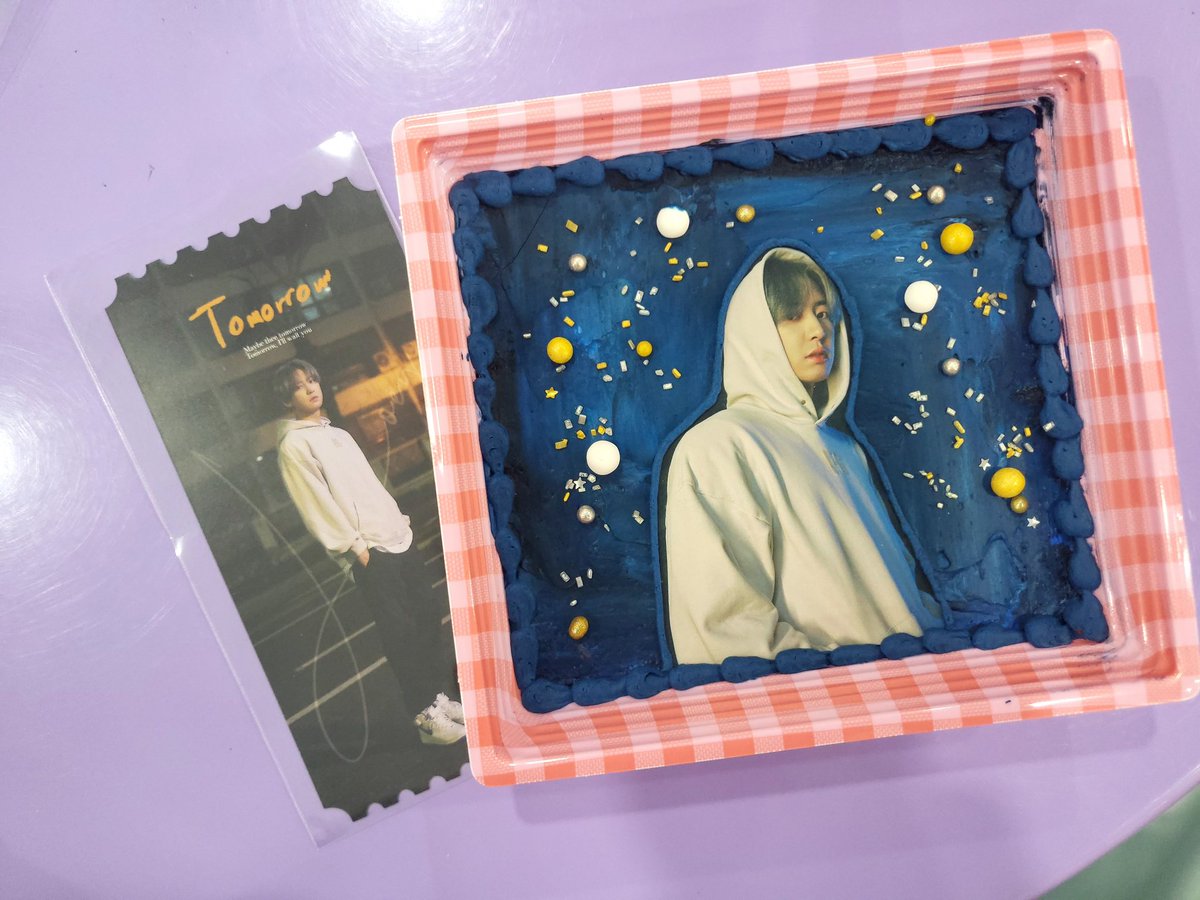 starbang_'s tweet photo. 찬열아생일축하해 💗 쿠키 사진도 너무 예쁘고 케이크도 넘 예뻐서 먹기 아까웠어용 🥲🥲

#찬열생일_너무축하해주고싶은고아니니 https://t.co/CfgR7JrznI