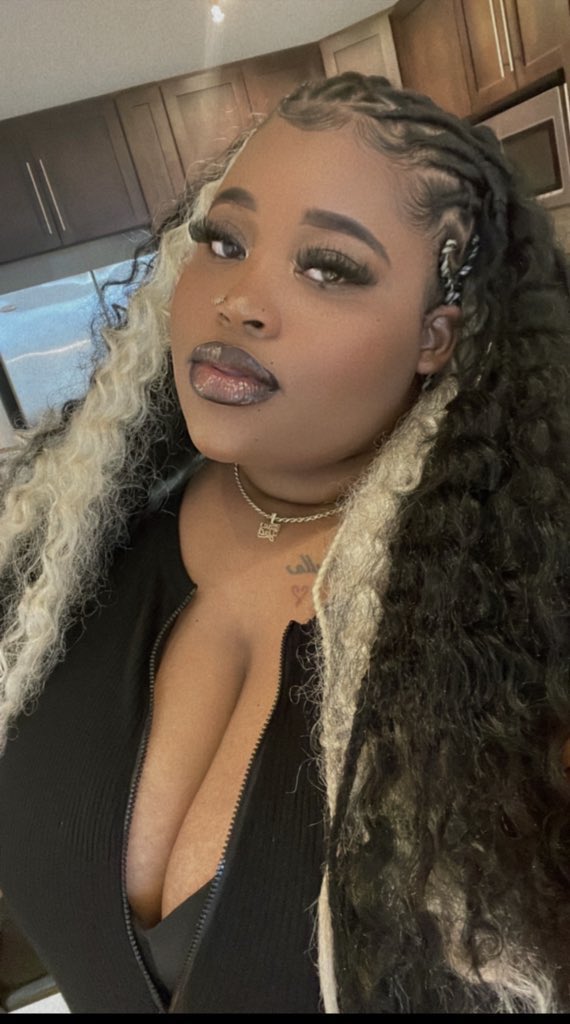 smoke_nd_pearlz's tweet photo. You keep posting this pretty picture. Shall i give you more…? Cause one thing about this face card? It’s valid ❤️ https://t.co/81vh3jithn