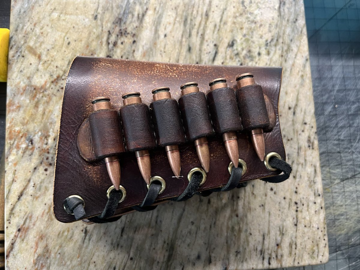 tejasmadecustom's tweet photo. Done. 7.62x39 for attention. The .30-30 case is the same size, which this is for. Thanks brother @Dicky_Paul_95 
#tejasmadecustomleather #supportyourlocalleathersmith #supportyourlocalleatherdealer #leatherwork #leathersmith #customleather #handstitched #handdyed #leathertooling https://t.co/QGeowP2ZJ8