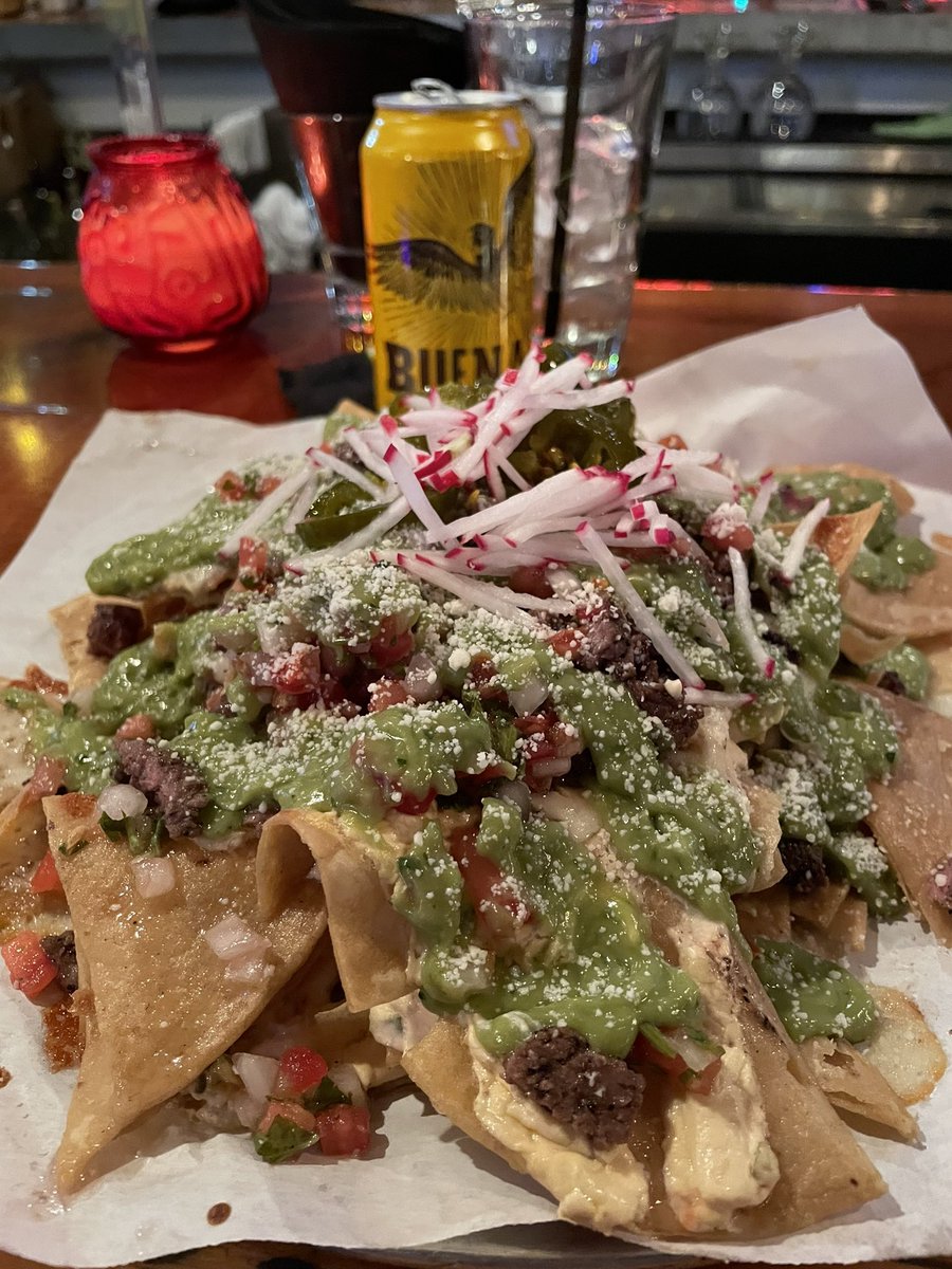 CoachHop's tweet photo. ๐๐ช๐ป #crushedthis #fridayhappyhour @BuenaCervezaUSA @TheBlindBurro @eastvillagesd @SDPartnership @EaterSanDiego #barfood #sdfood #sdbars https://t.co/4PTc56nKWt