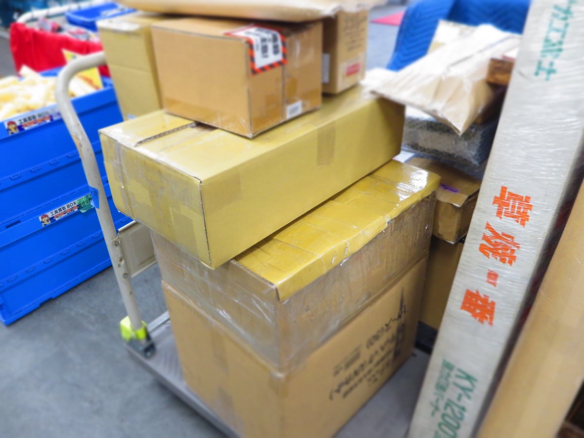 actool_8go's tweet image. おはようございます！
せっかくの土曜日なのにあいにくのお天気ですね！
こんな日はおうちDIYの方も多いのでは？
川崎店ではアクトECでお買物のお客様への梱包作業からスタートです！「actool」で検索していただけると弊社販売サイトへつながります♪
ぜひ遊びに来てください♪
#アクトツール #actool