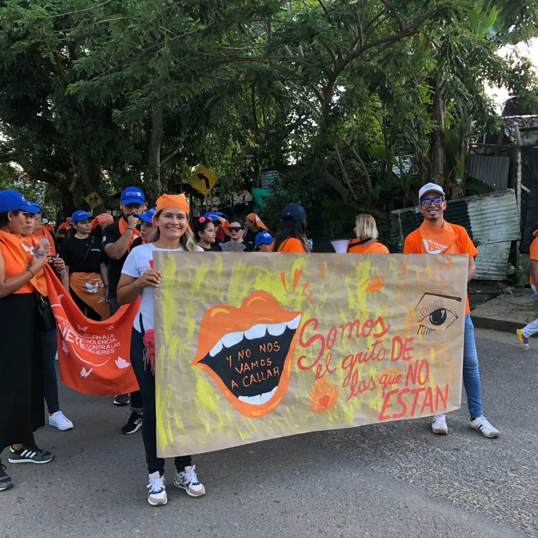 LazosMarianos06's tweet photo. Hoy La Fundación Lazos Marianos Arauca Dijo Presente en la Marcha de Conmemoración del Día Internacional de la Eliminación de la Violencia de la Mujer.
@LazosMarianos06
@granacuerdovzla
@NatashaDuque35
@AcnurColombia
#SomosLazosMarianos
#SomosGranAcuerdoVzla
#JuntosSomosMasFuerte https://t.co/LWmNEJJJpK