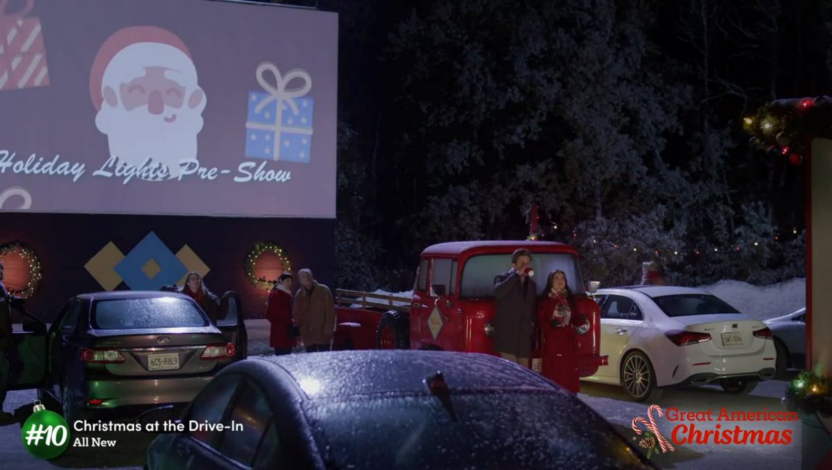 Production did an amazing job building a Drive-In for this movie 🙌

 #ChristmasAtTheDriveIn
