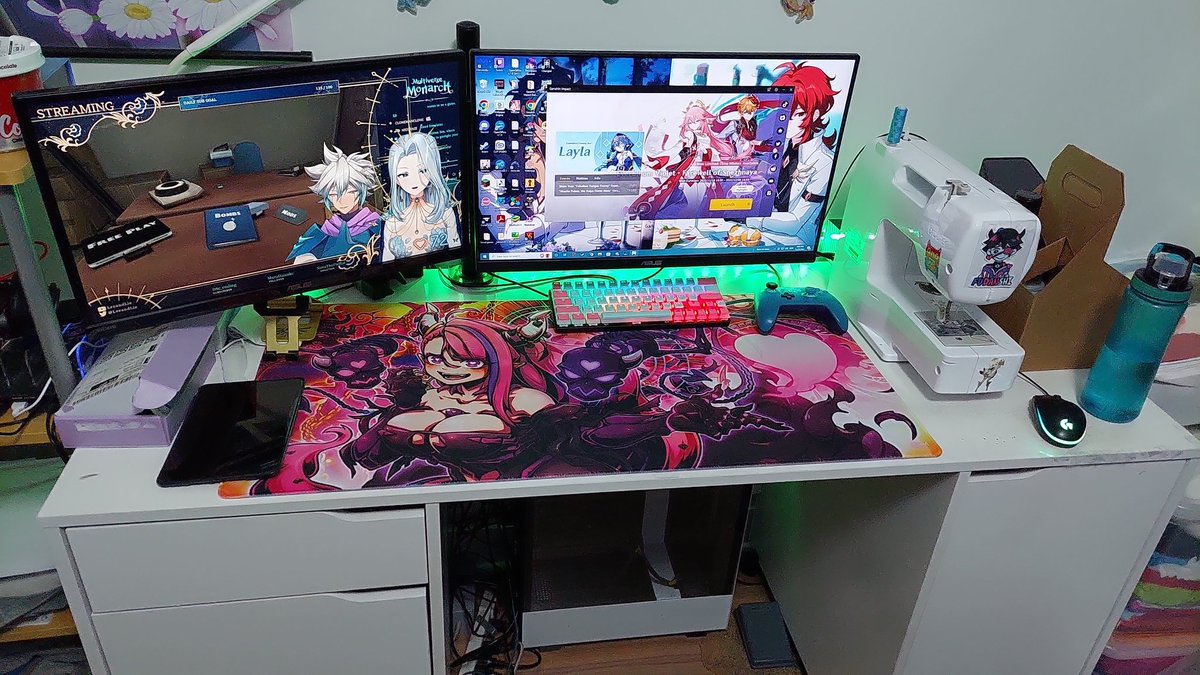 Draziel375's tweet photo. I need a big desk for my sewing needs owo 💜

#ShoSetUp https://t.co/LBk0tbBPQm