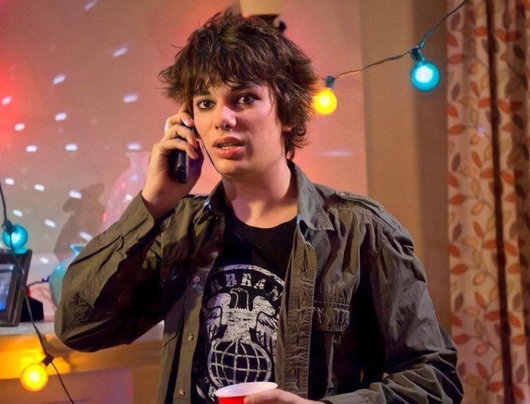 helniiks's tweet photo. rodrick heffley walked so eddie munson could run https://t.co/qdOzb1iCL1