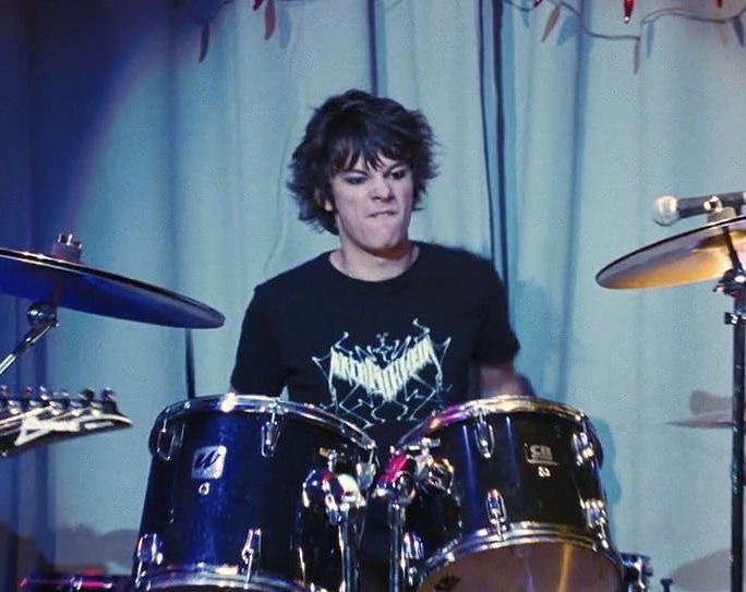 helniiks's tweet photo. rodrick heffley walked so eddie munson could run https://t.co/qdOzb1iCL1