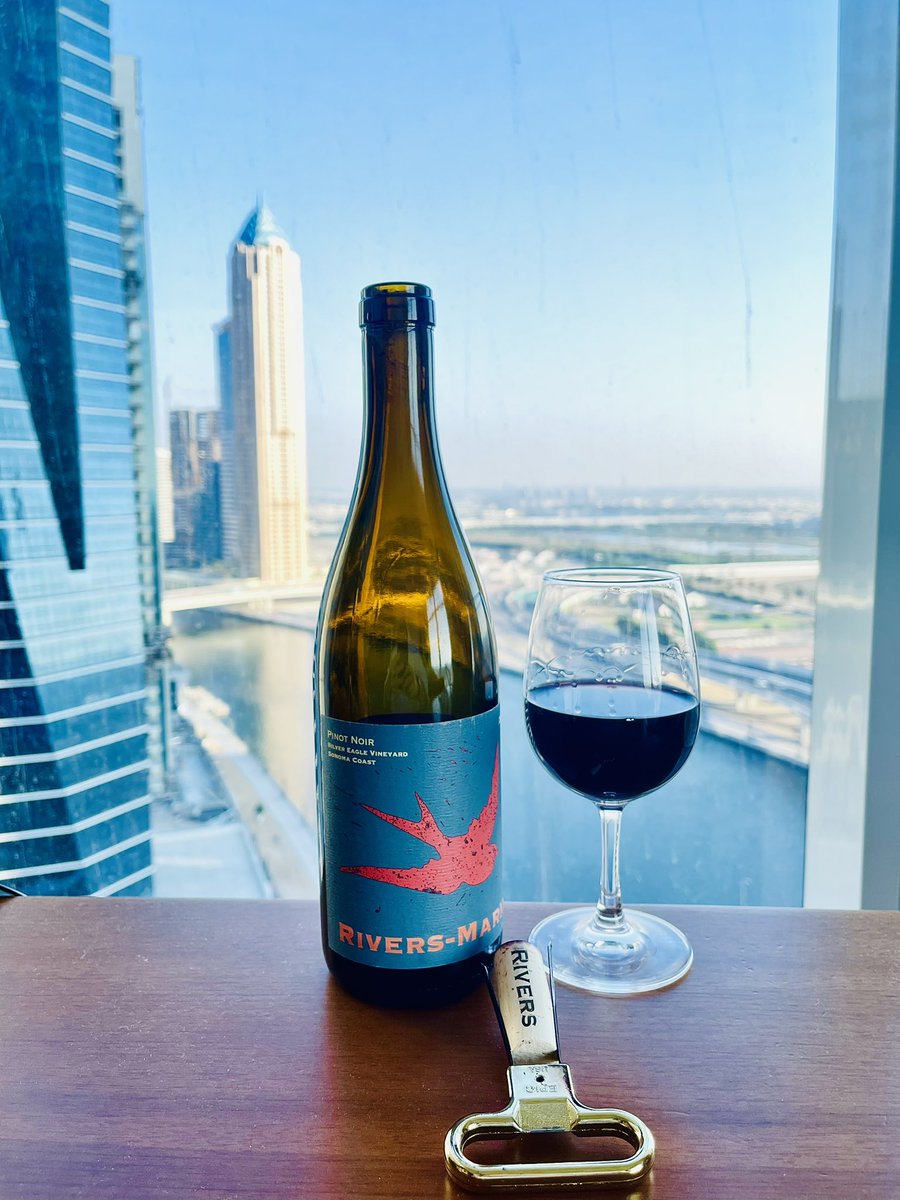 First Friday pour - 2016 Rivers Marie “Silver Eagle Vineyard” Sonoma Coast Pinot Noir. 

#riversmarie #pinotnoir #firstfridaypour