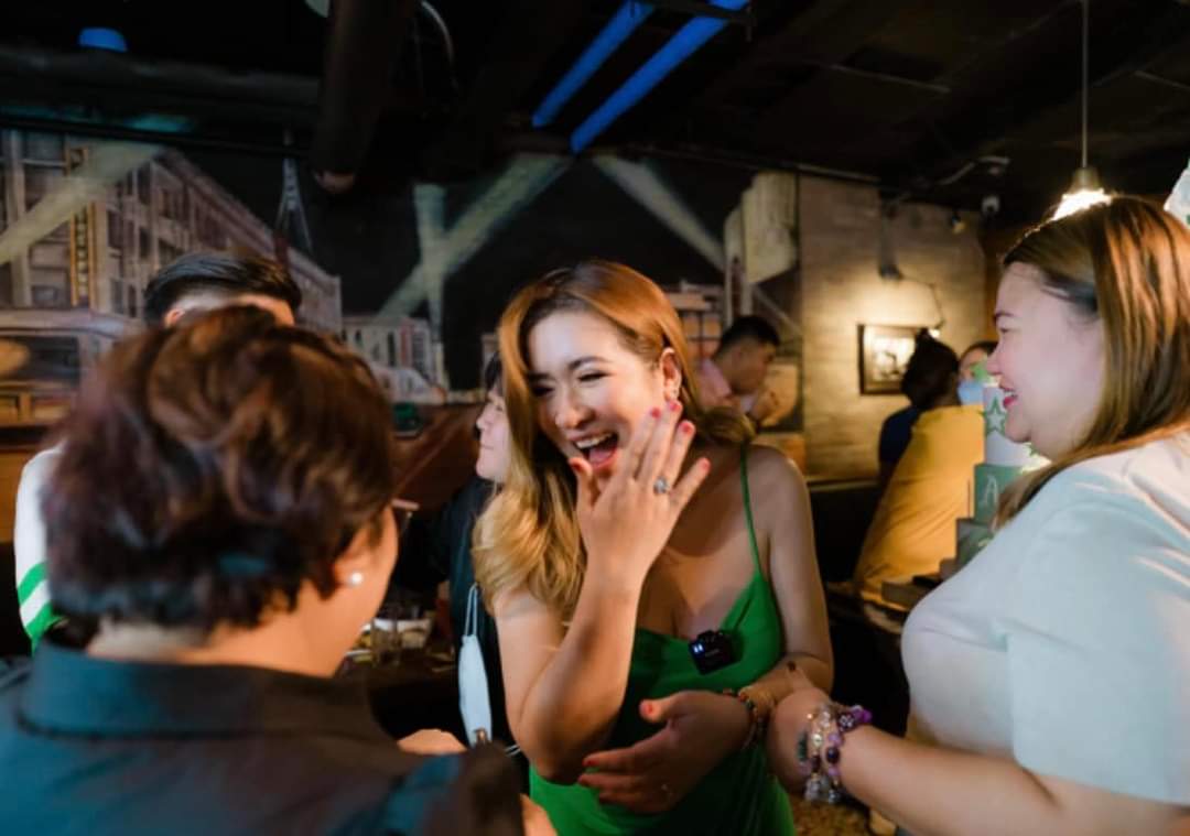 AngelineNation's tweet photo. Happy Birthday to the one and only, KWEEN @LoveAQuinto!! 

#AngelineQuinto https://t.co/uurNV1eu5r