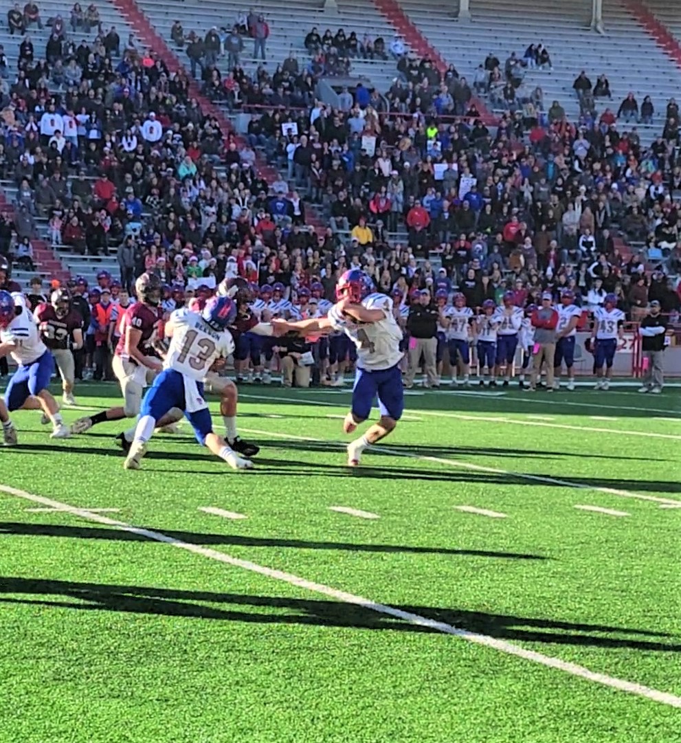 1000ydguy's tweet photo. ***Gold Medal Performances-State Football Championships***
#4 Kyle Kasik-Clarkson-Leigh-45 carries for 320 yards/6 TDs, 8 tackles/2.5 TFL in the 48-20 win over Neligh-Oakdale. The sharp cutting Kasik finished the year with 2,281 yards rushing with 41 TDs/75 tackles. BALLER! https://t.co/4jDJuBMWC7